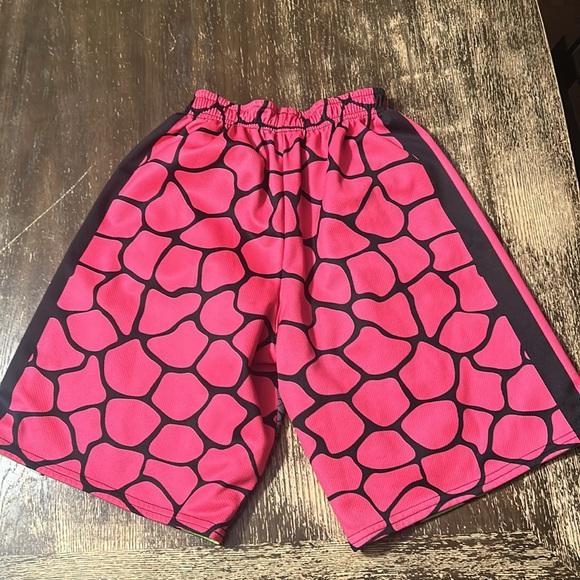 MSHTV Reversible Shorts - Picture 2 of 3